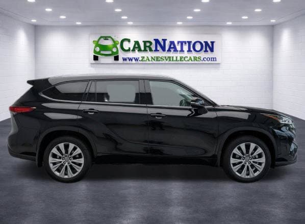 Photo 3 of 2017 Toyota Highlander XLE
