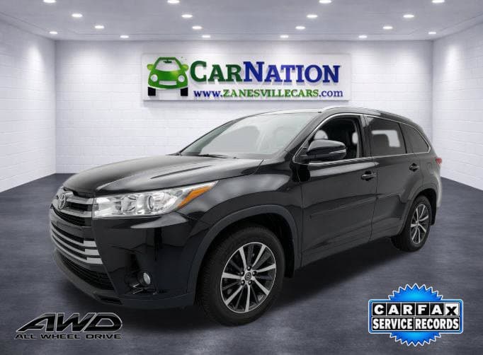 Photo 1 of 2017 Toyota Highlander XLE